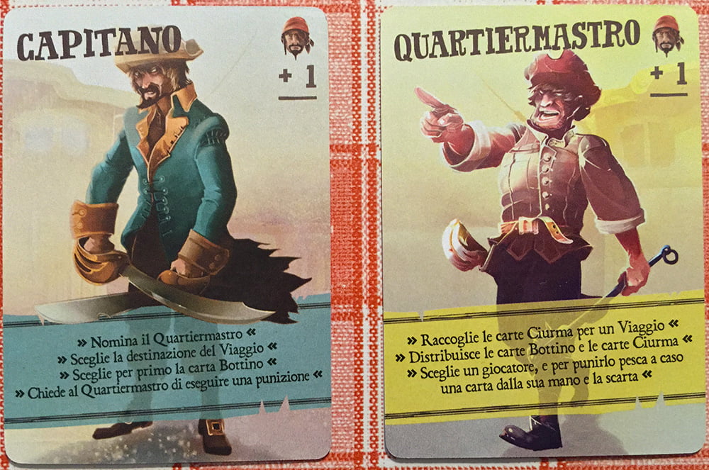 Ecco il Capitano e il Quartiermastro: queste due carte non vengono mescolate al resto del mazzo Ciurma.