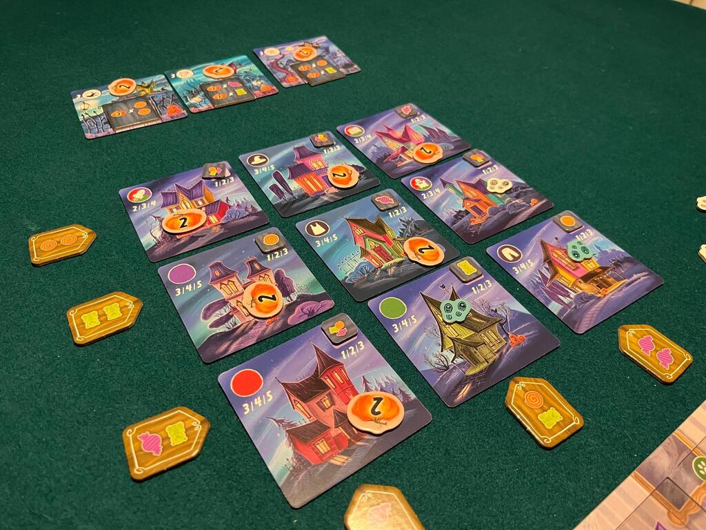 In gioco ci saranno nove case dei vicini "simpatici": ognuna ci darà uno specifico tipo di dolcetto a patto di soddisfare i requisiti dell'edificio