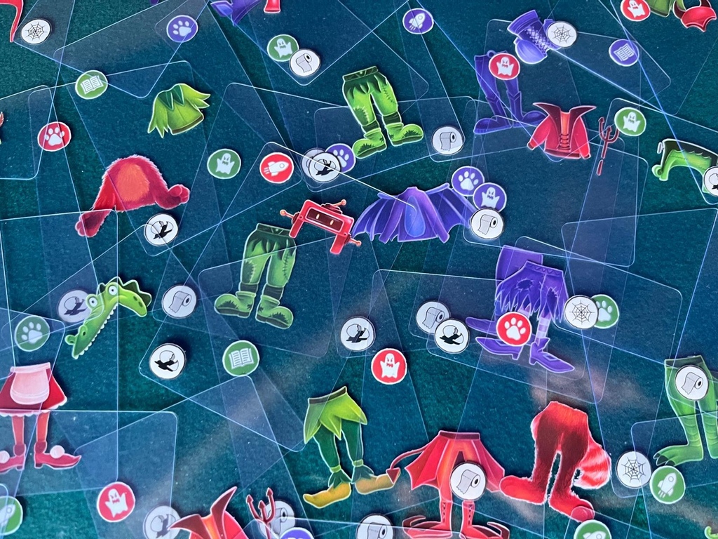 Bellissime le carte trasparenti da sovrapporre: le combinazioni possibili sono numerosissime