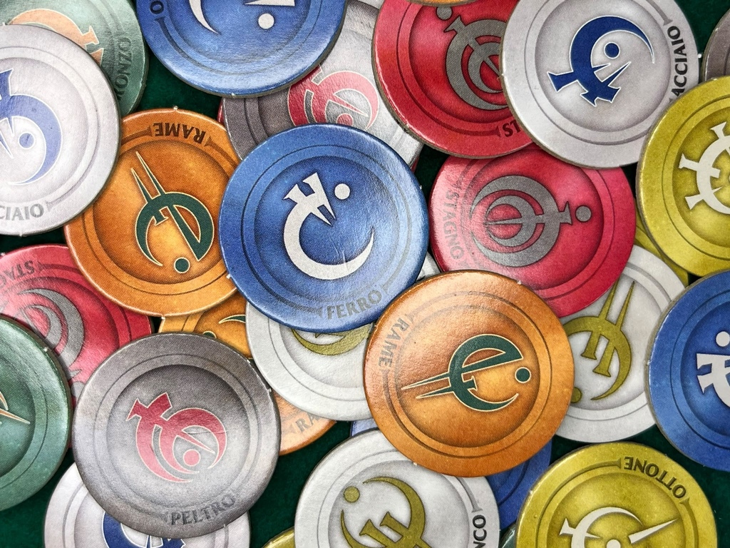 I token metallo sono la principale valuta del gioco: "bruciarli" servirà per attivare carte, schierare alleati o innescare effetti