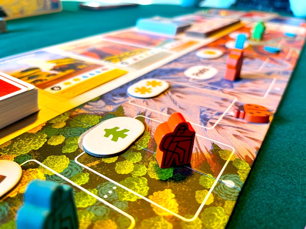 Il sentiero è il cuore del gioco: scegliere bene di quanto avanzare a ogni turno sarà fondamentale